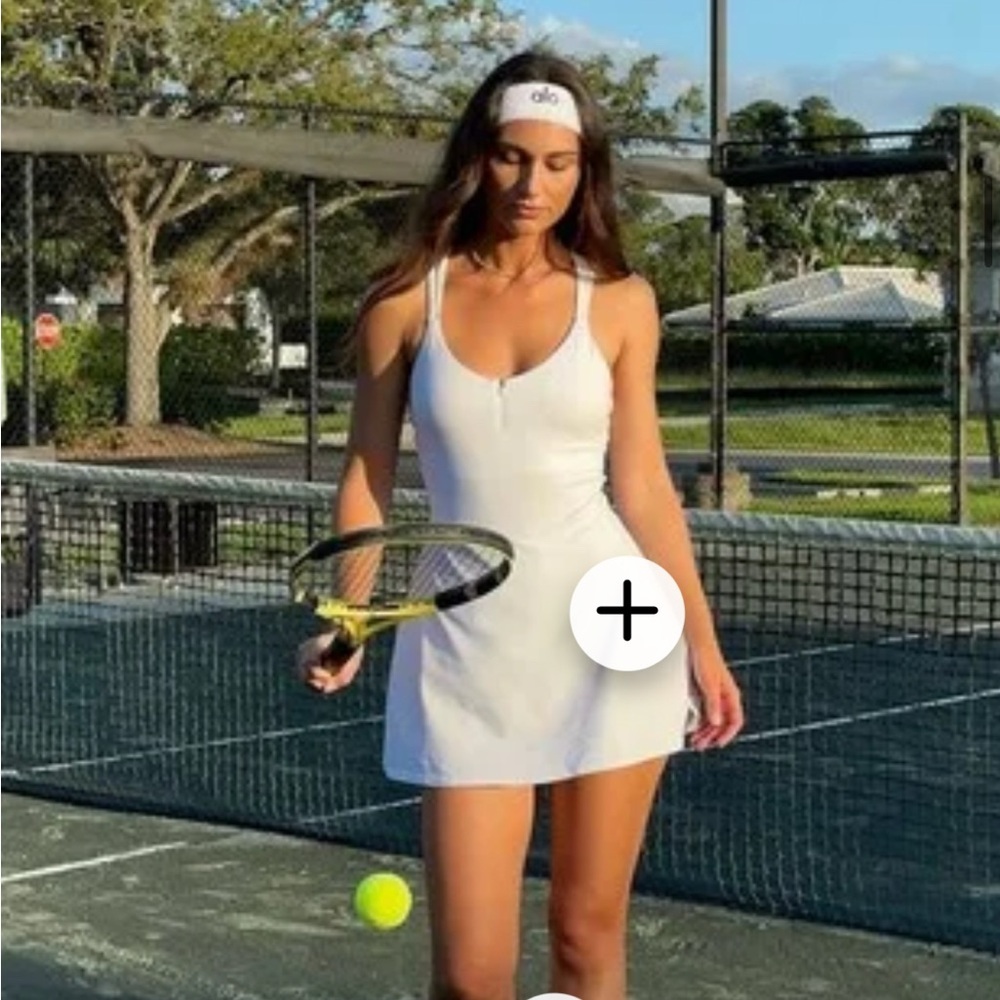 Alo Yoga Alosoft showcase dress size S new with tags